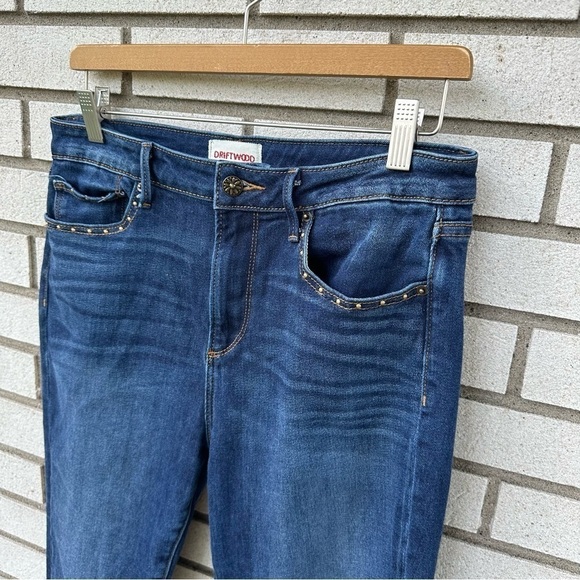 Driftwood Amelia Studded Straight Leg Jeans Dark Wash Raw Hem Side Slit Size 30 - Picture 5 of 14